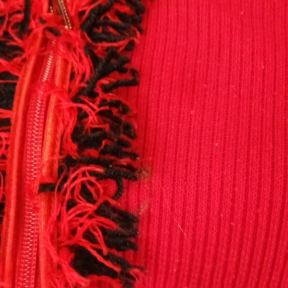 Vibrant red zippered sweater with fringes🐞🐞🐞 - Picture 7 of 8